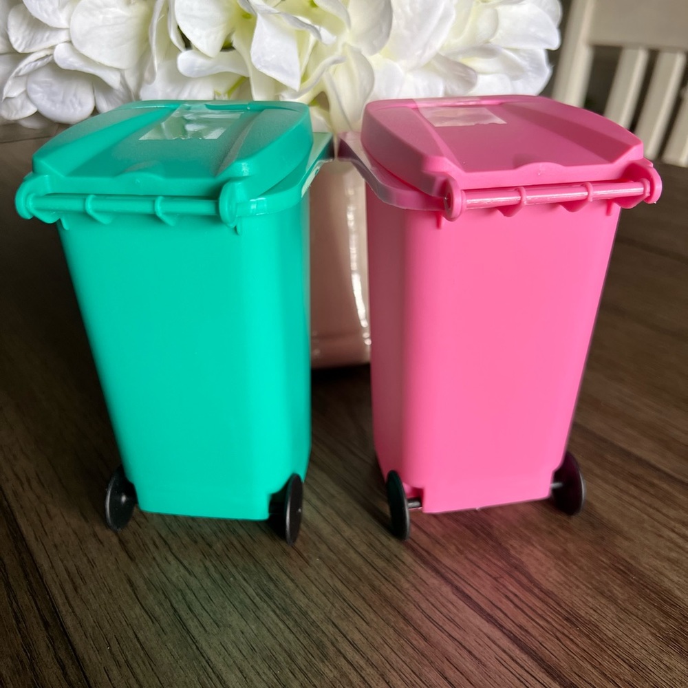 MINI DESK TRASH CAN